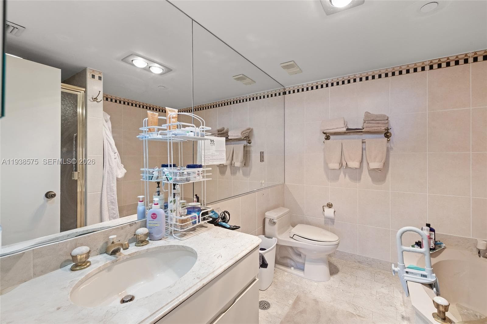 11113 Biscayne Blvd 1554 photo 12