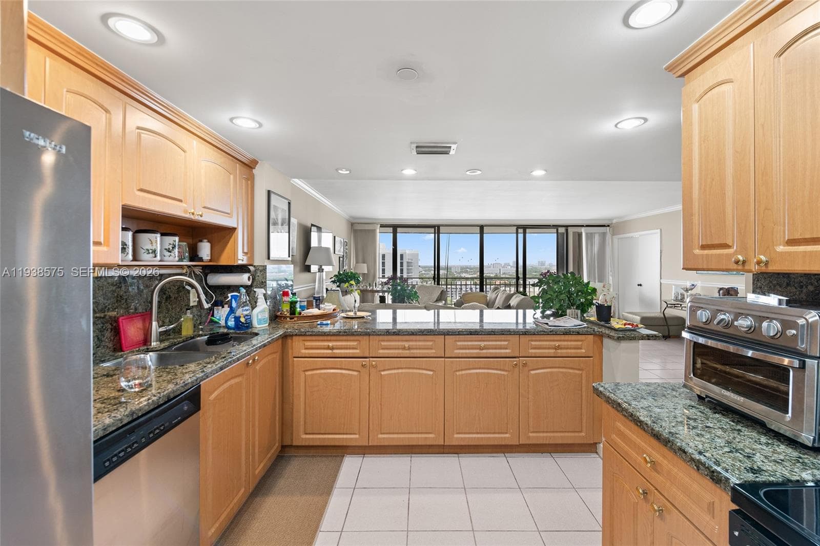 11113 Biscayne Blvd 1554 photo 3