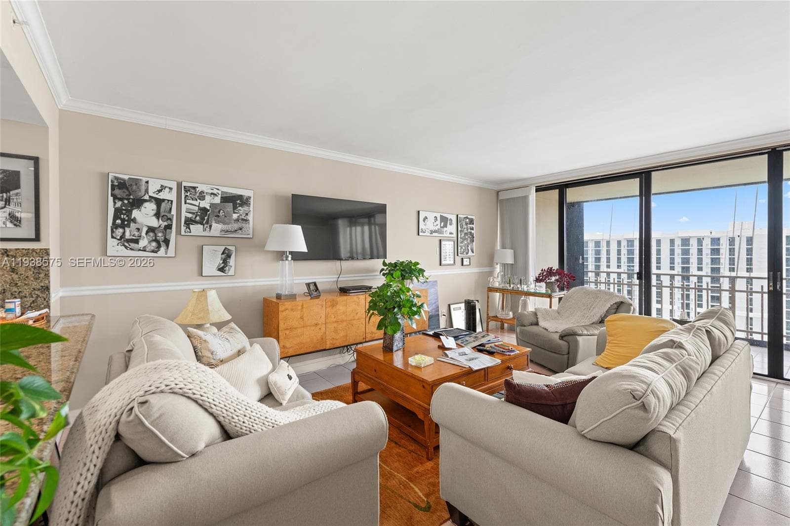 11113 Biscayne Blvd 1554 photo 1