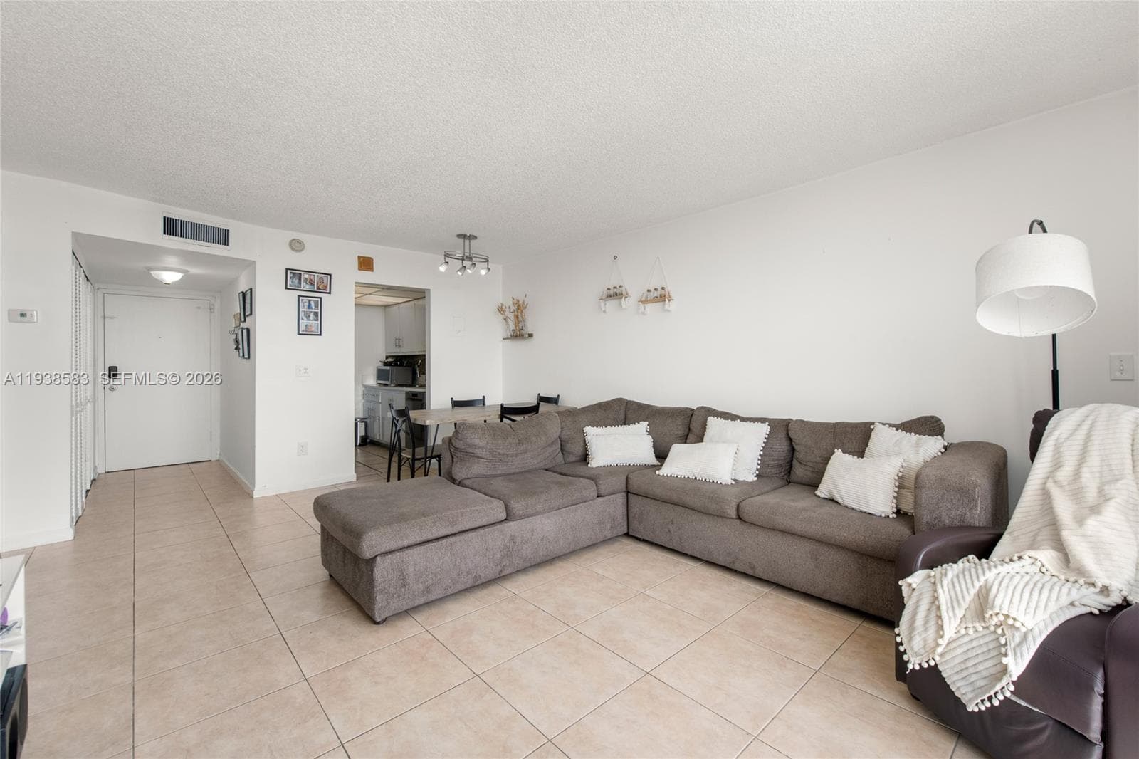 2350 NE 135th St 1006 photo 5