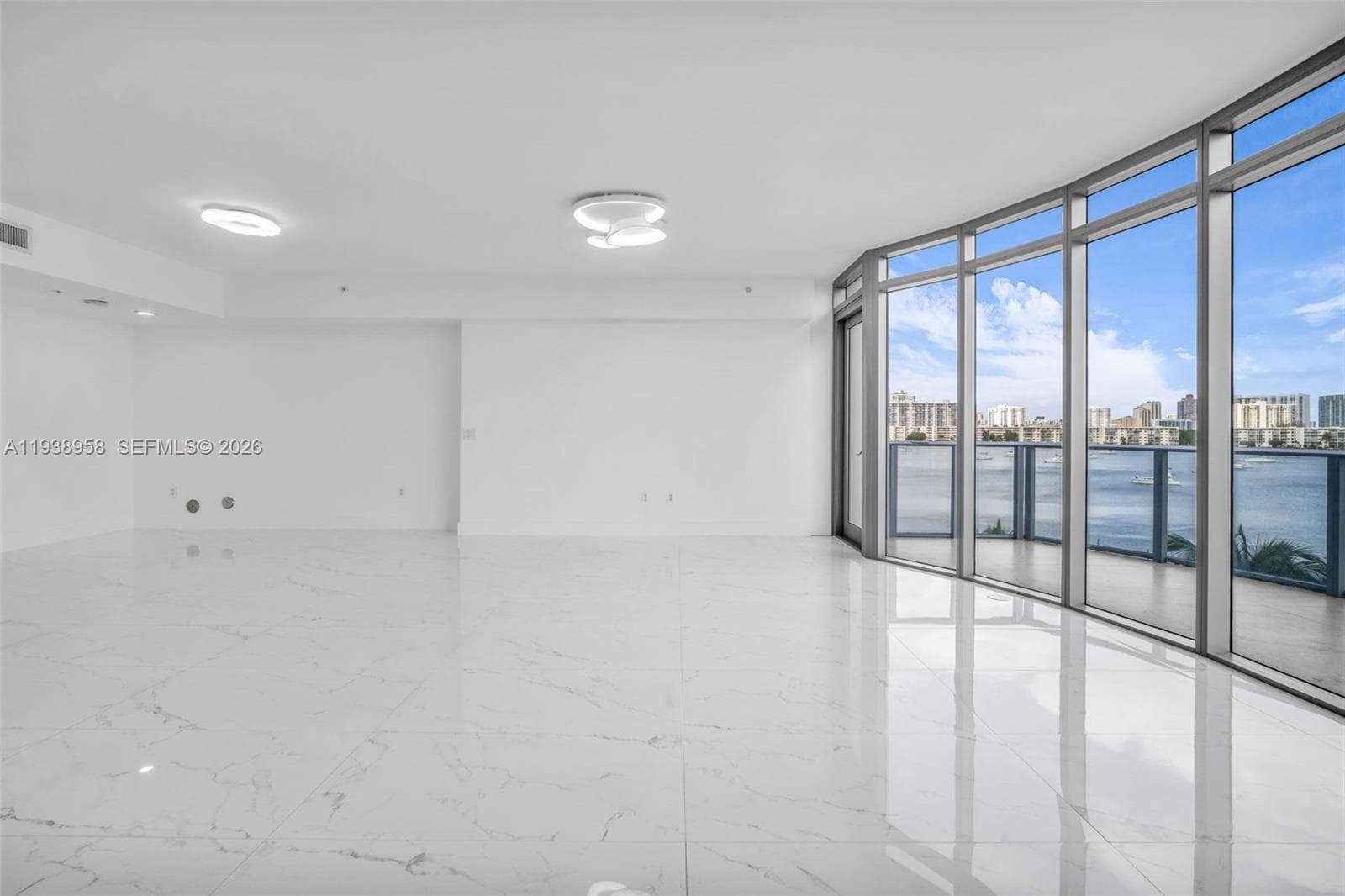 17111 Biscayne Blvd 411 photo 4