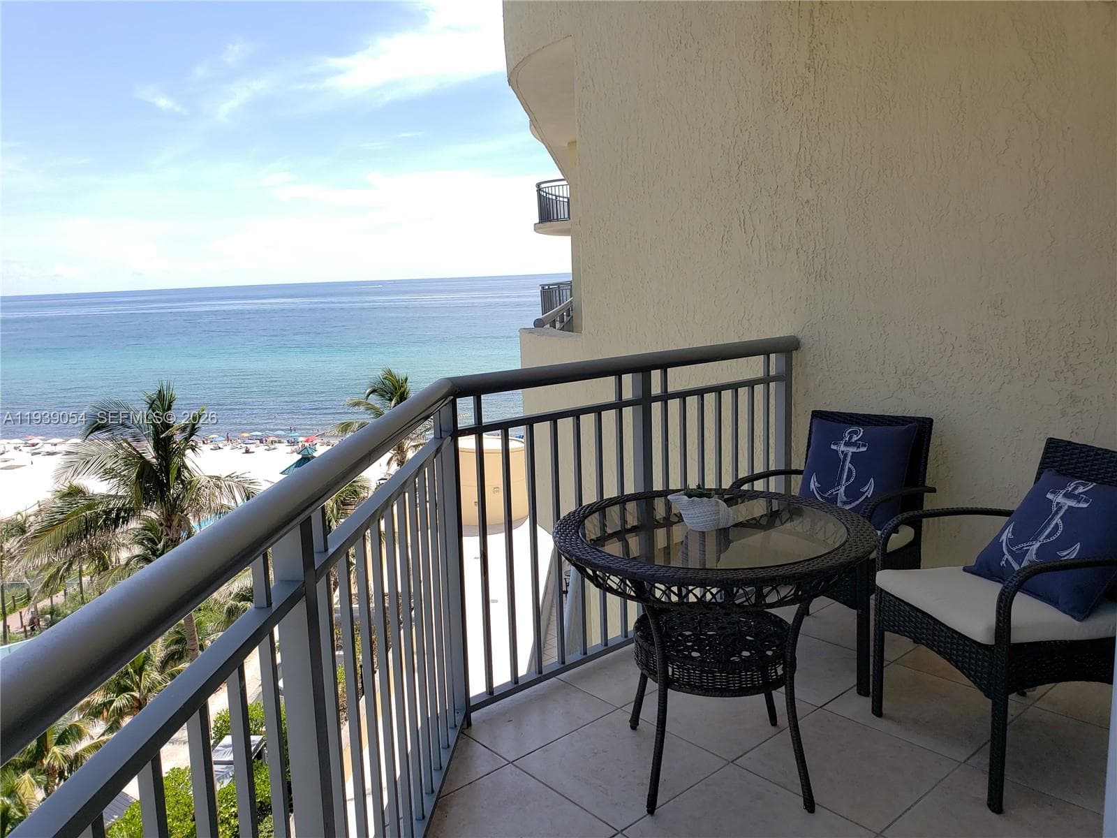 17375 Collins Ave 906 photo 1
