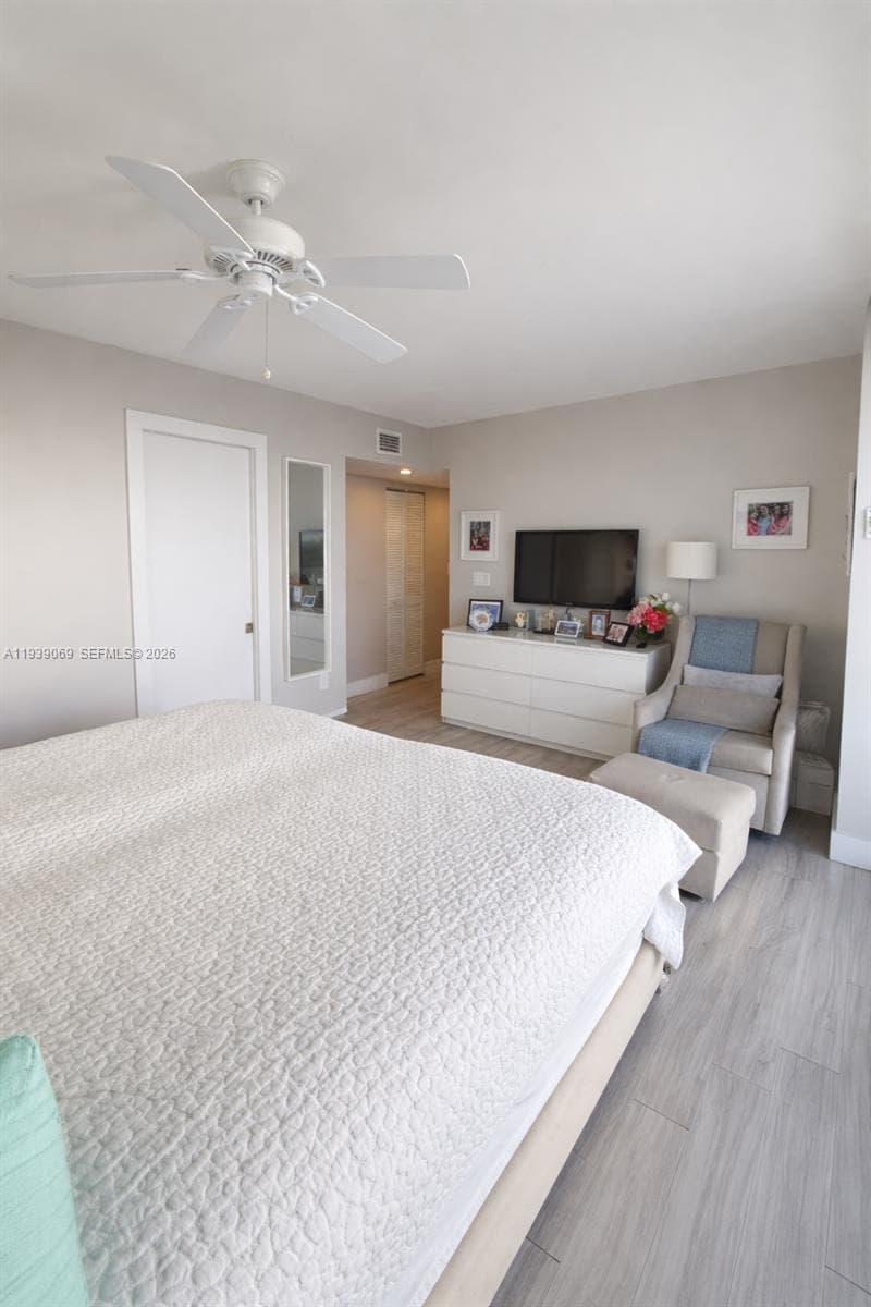 5900 Collins Ave 1405 photo 23