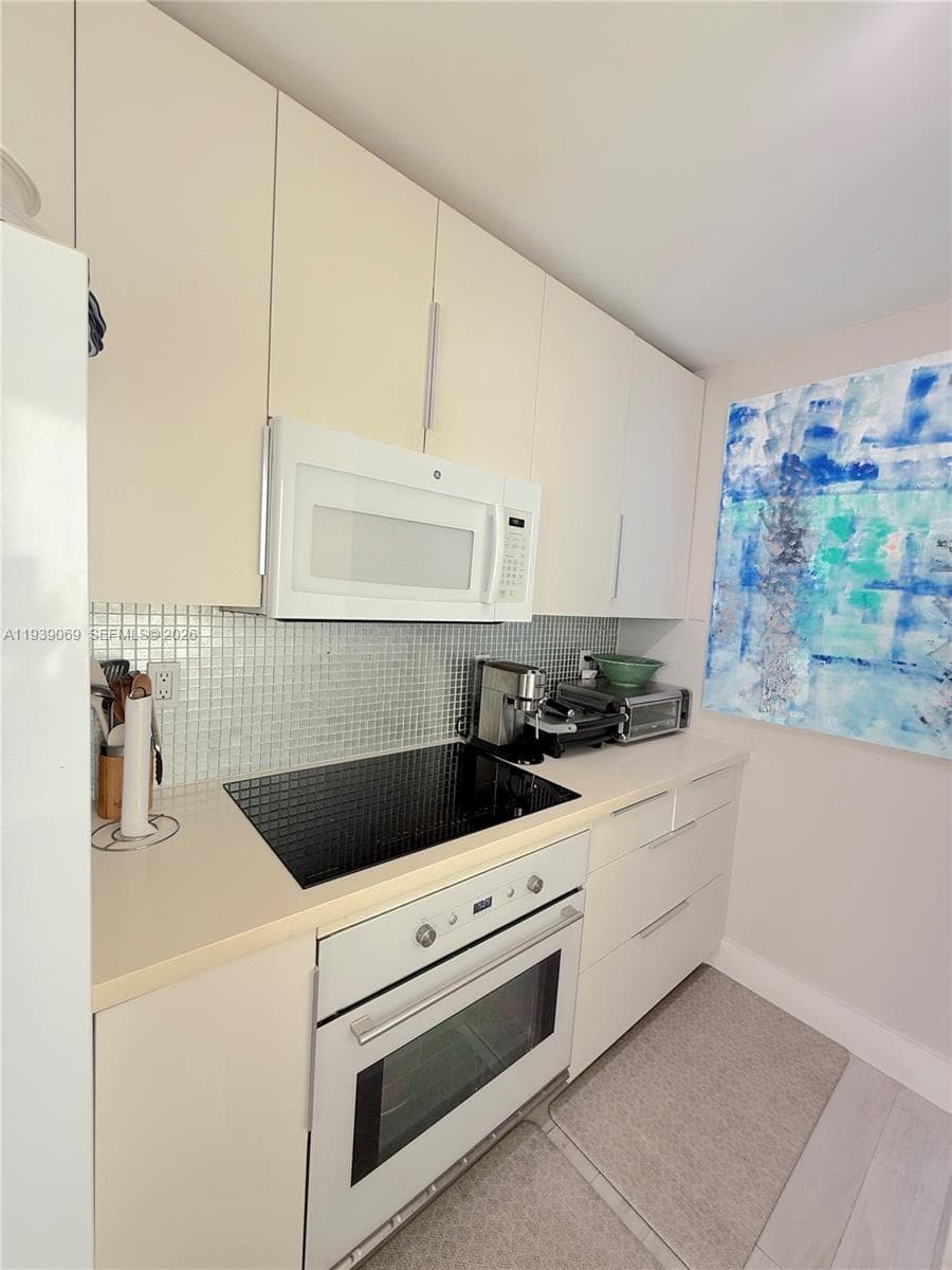 5900 Collins Ave 1405 photo 14