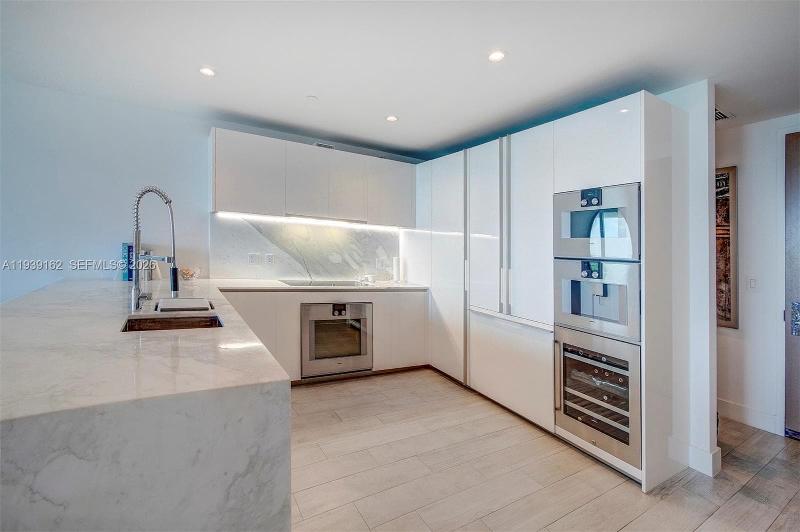 10201 Collins Ave 804 photo 10