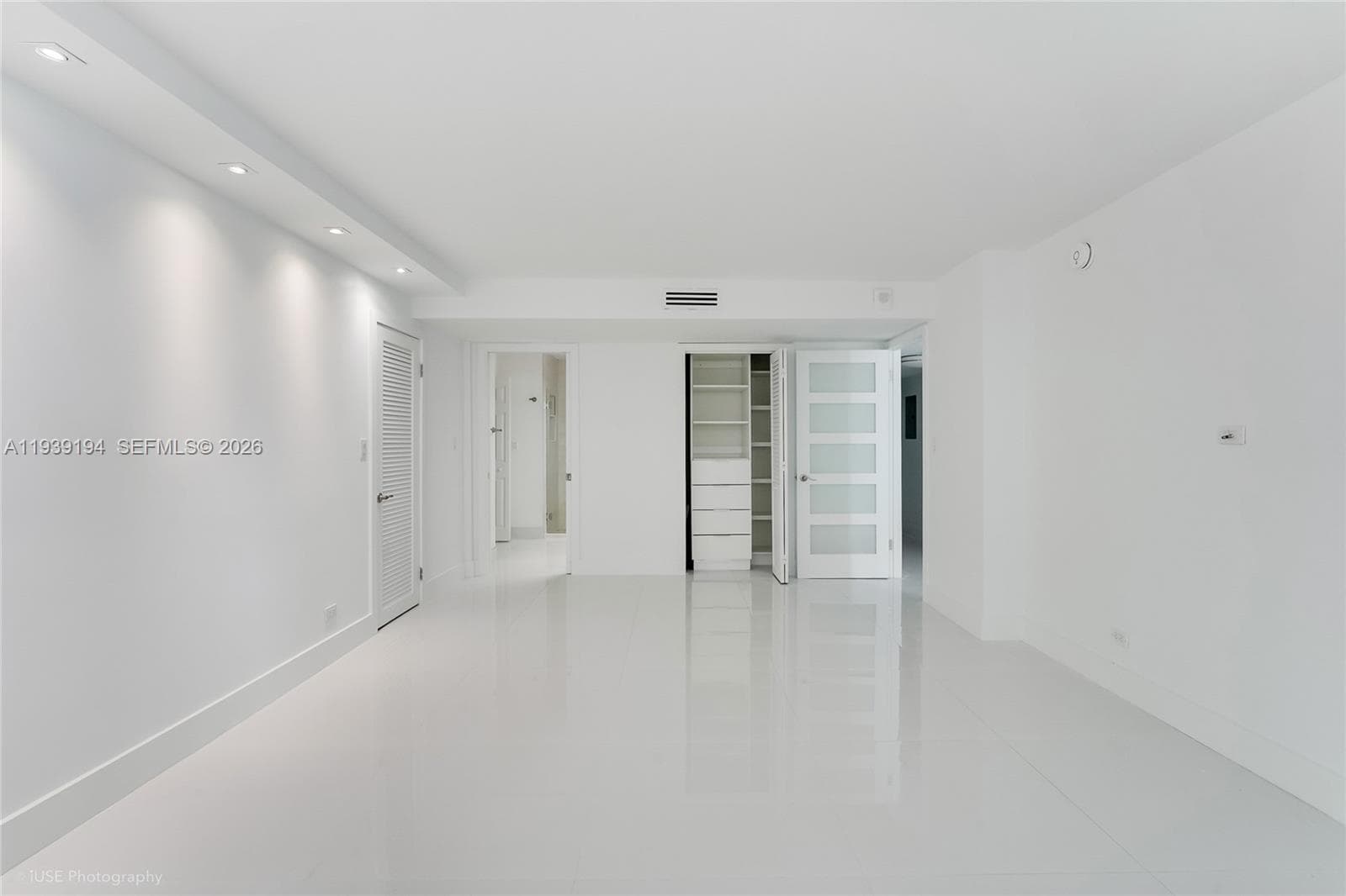 6039 Collins Ave 1222 photo 6