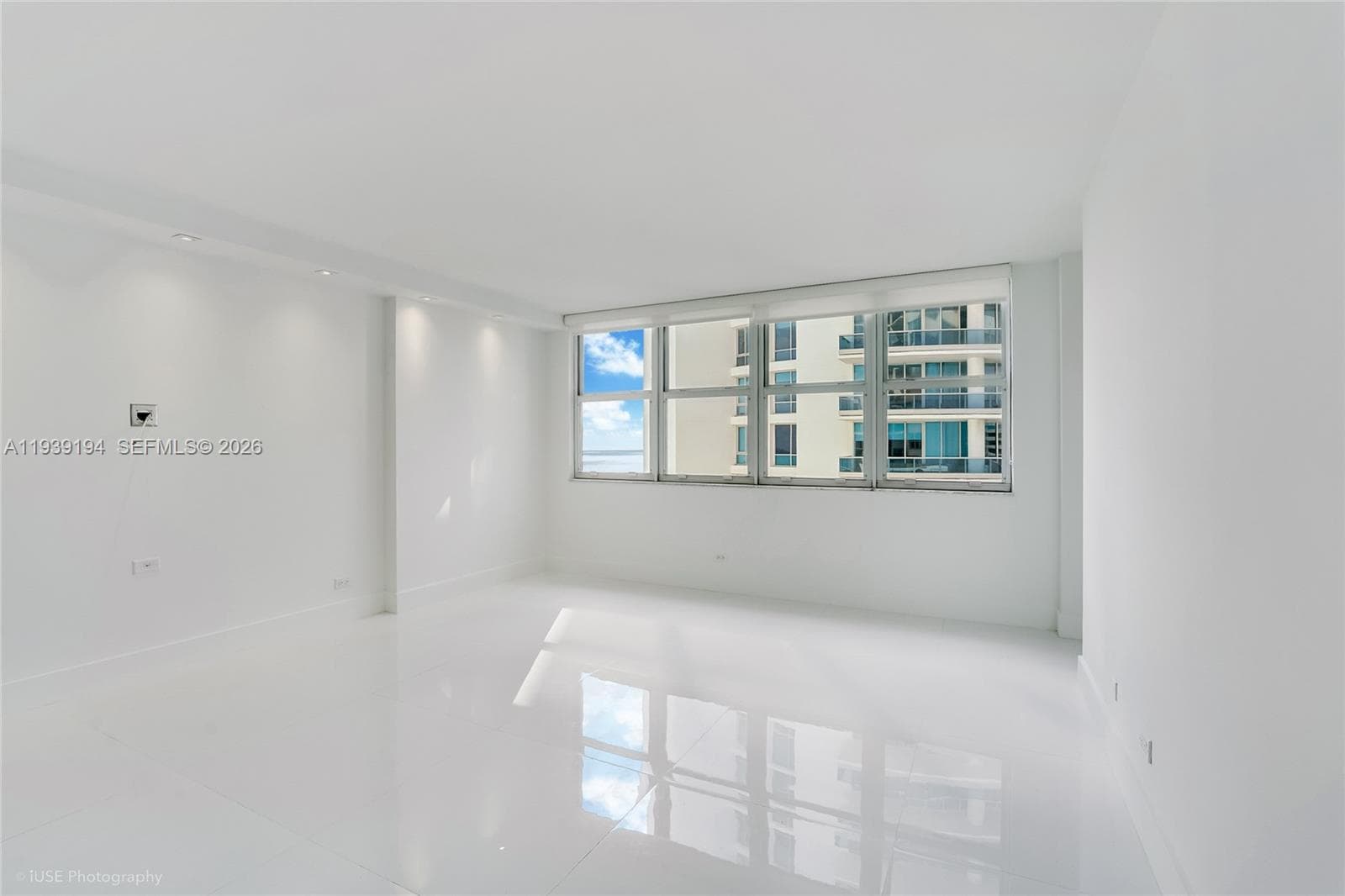 6039 Collins Ave 1222 photo 8