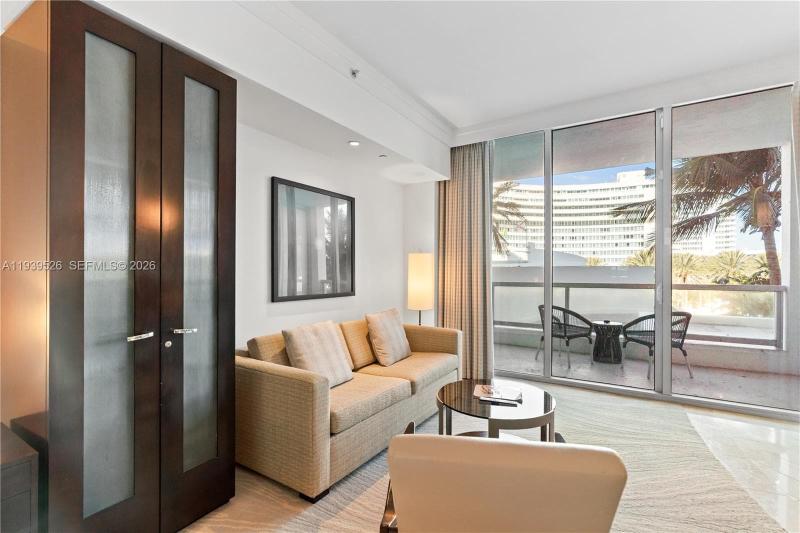 4391 Collins Ave 303 photo 4