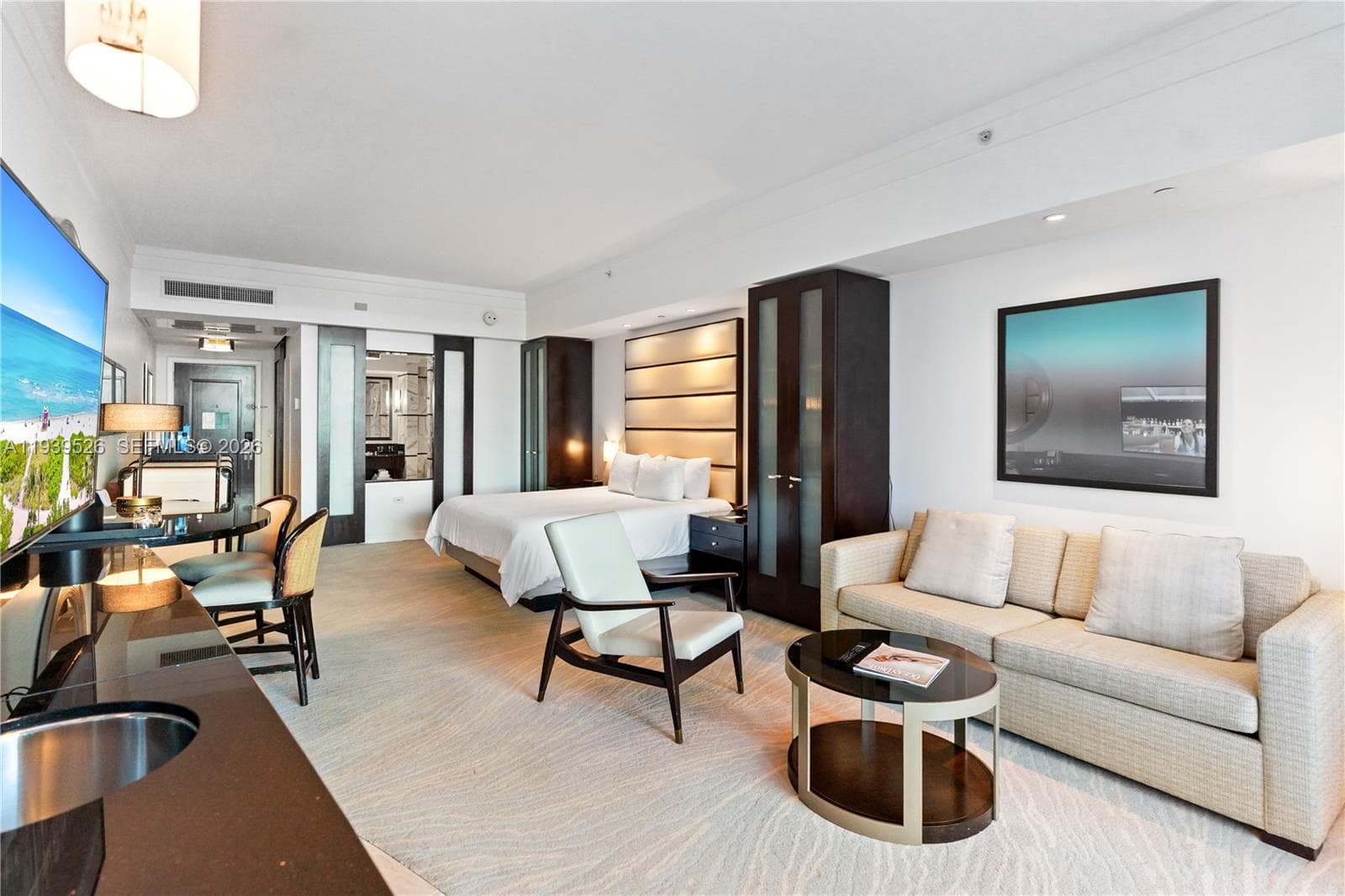 4391 Collins Ave 303 photo 8