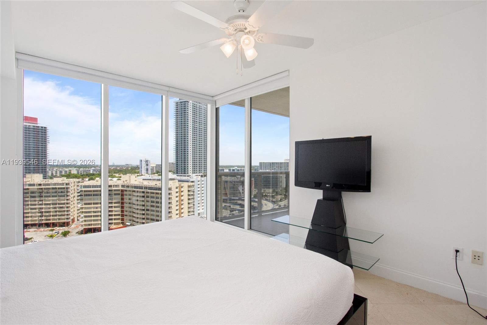 1850 S OCEAN DR 1608 photo 21