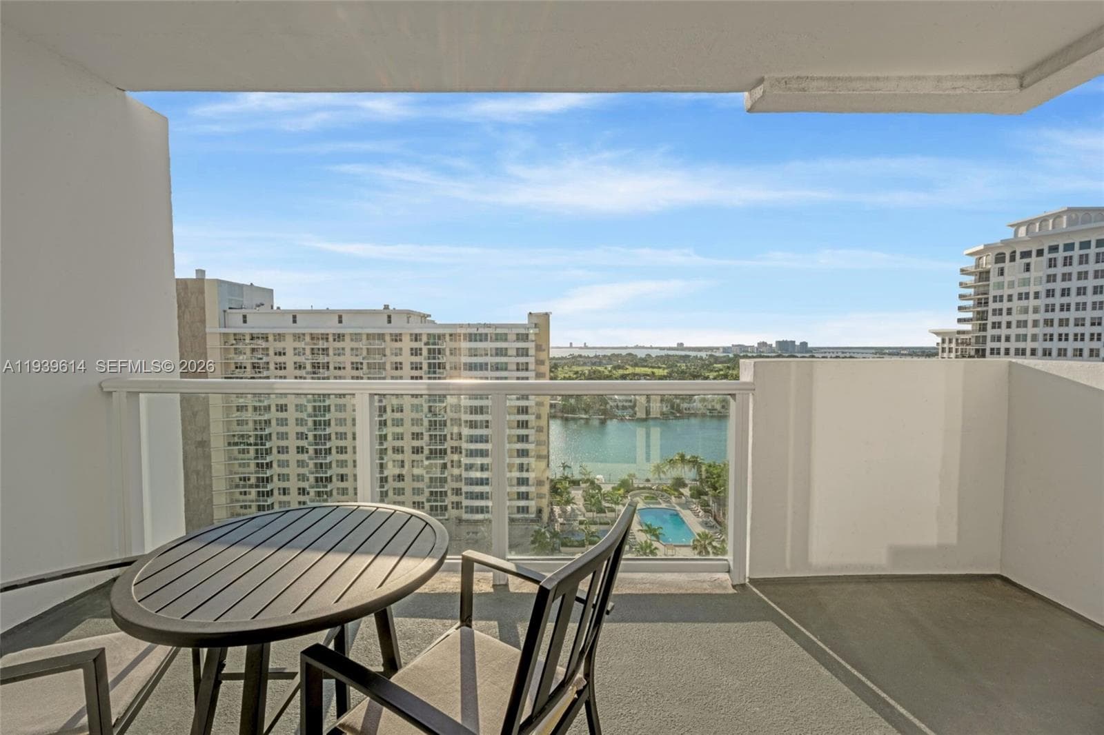 5601 Collins Ave 1618 photo 16