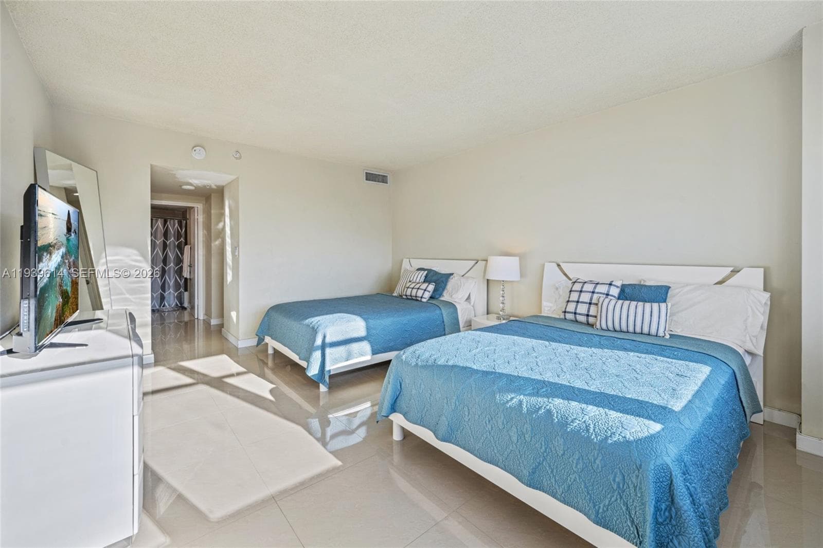 5601 Collins Ave 1618 photo 7