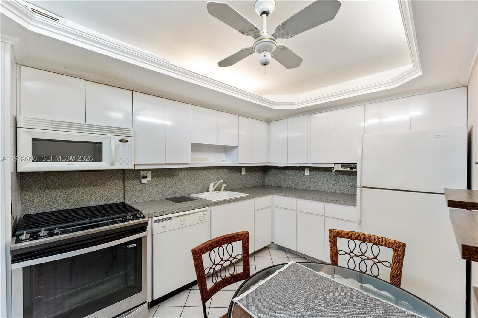 3140 S Ocean Dr 212 photo 10