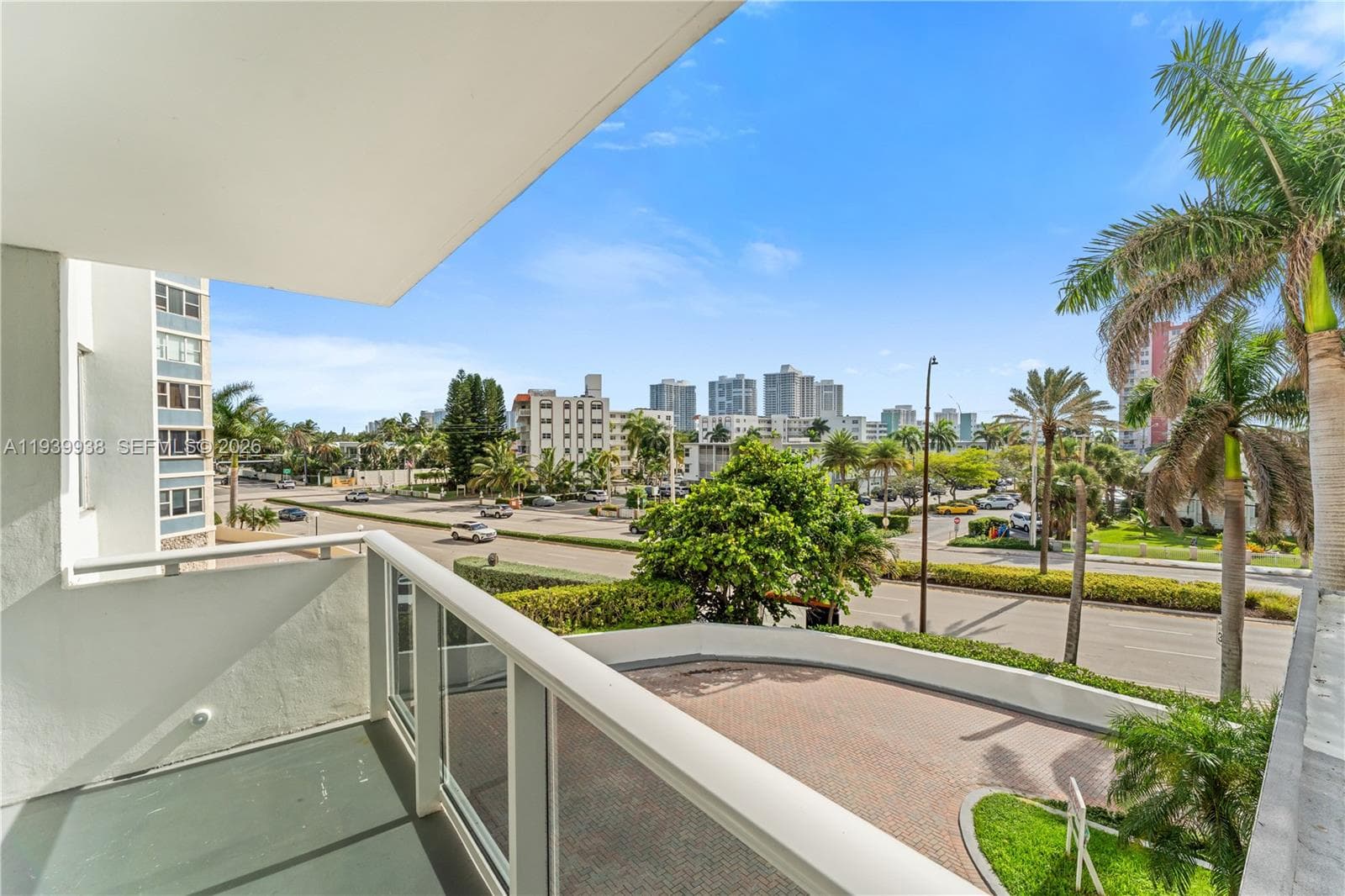 3140 S Ocean Dr 212 photo 18