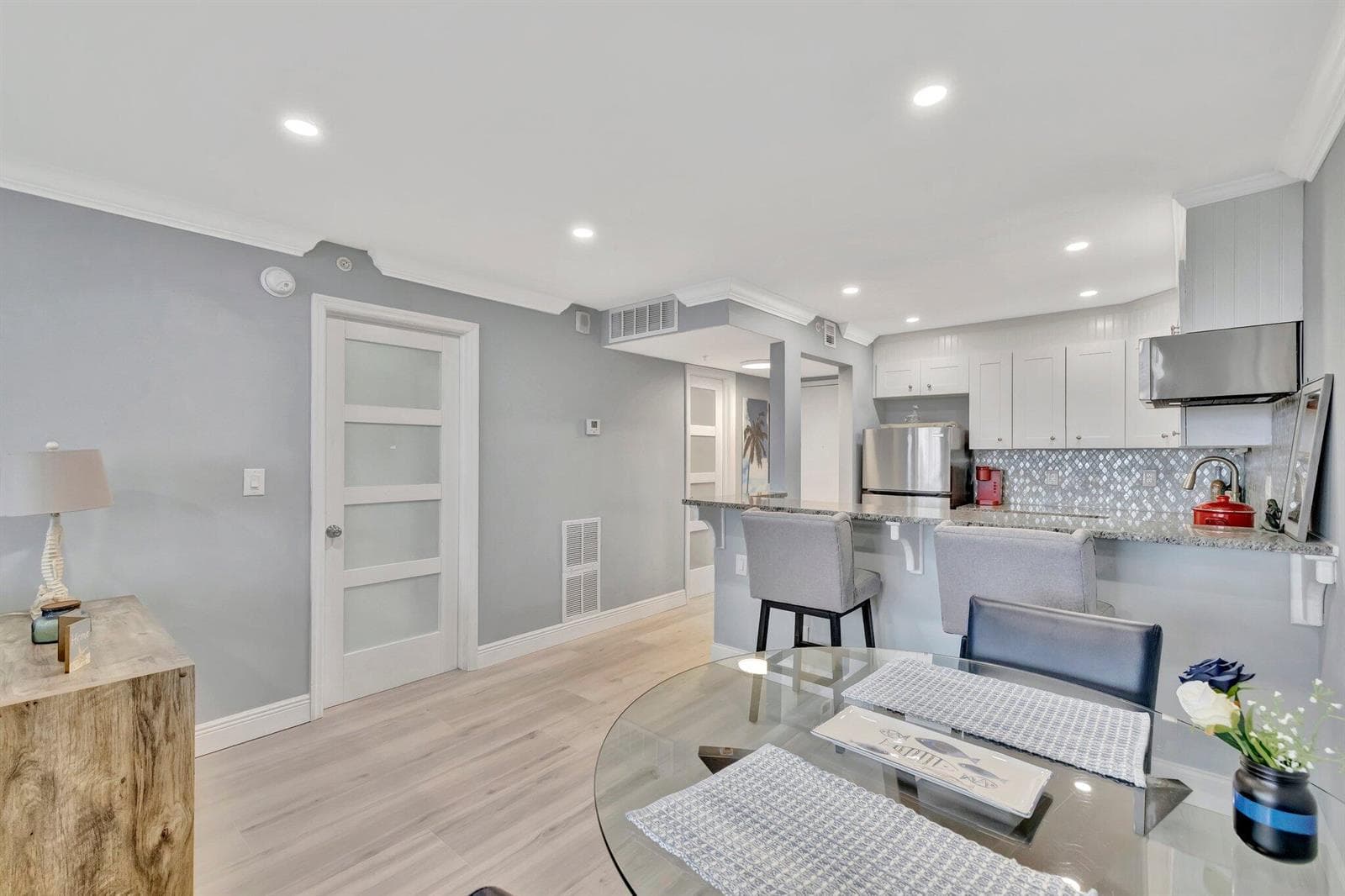1505 N Riverside Drive 507 photo 22
