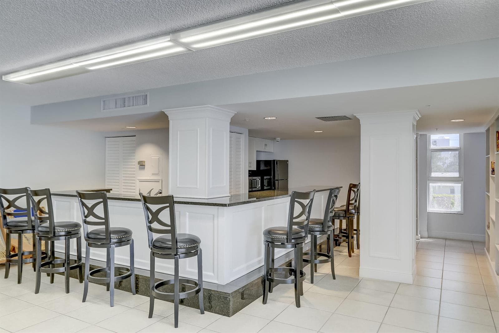 1505 N Riverside Drive 507 photo 25