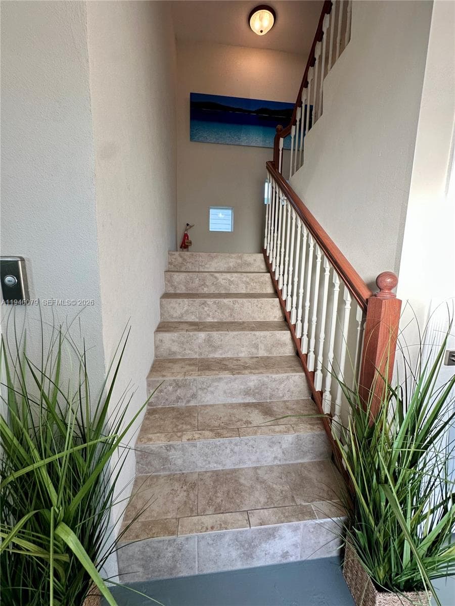 1516 Aqueduct Ln 1 photo 7