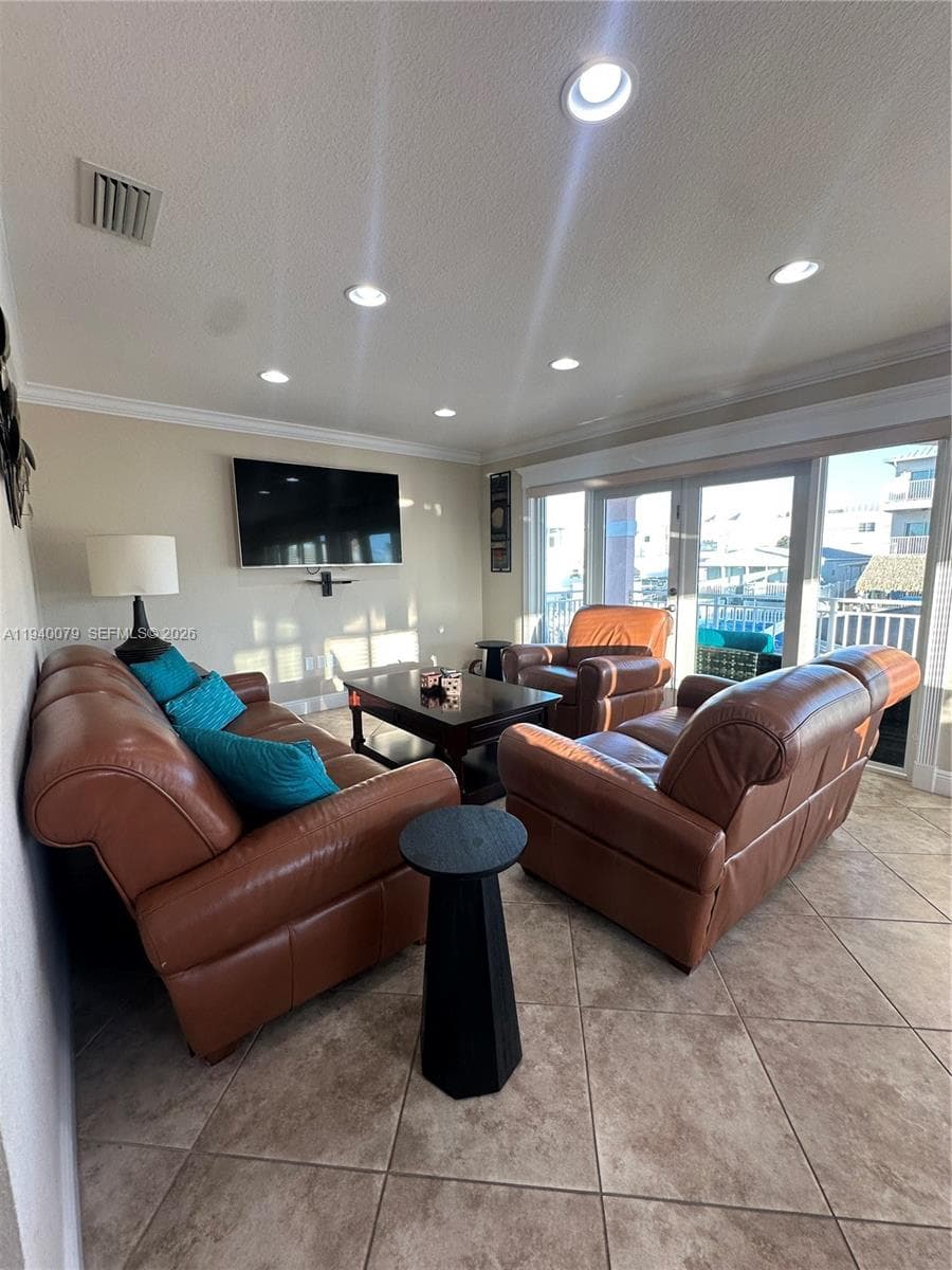 1516 Aqueduct Ln 1 photo 15