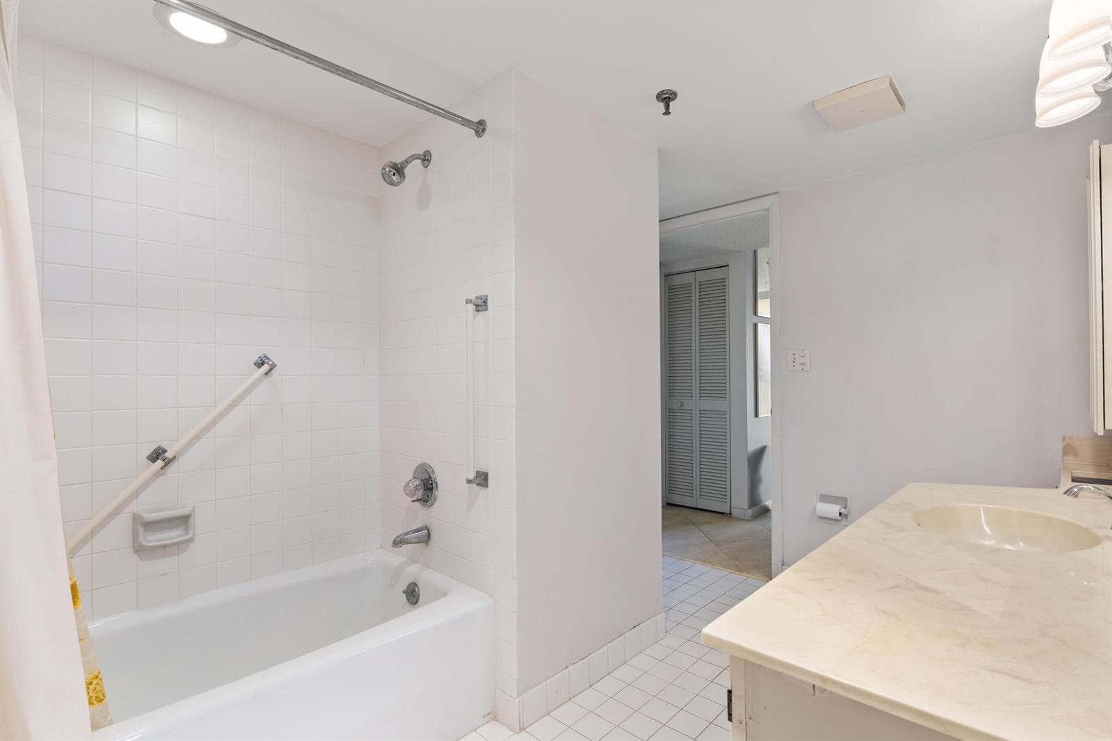 7020 Half Moon Circle 105 photo 20