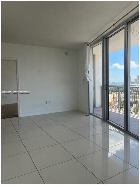 1750 N Bayshore Dr 1714 photo 2