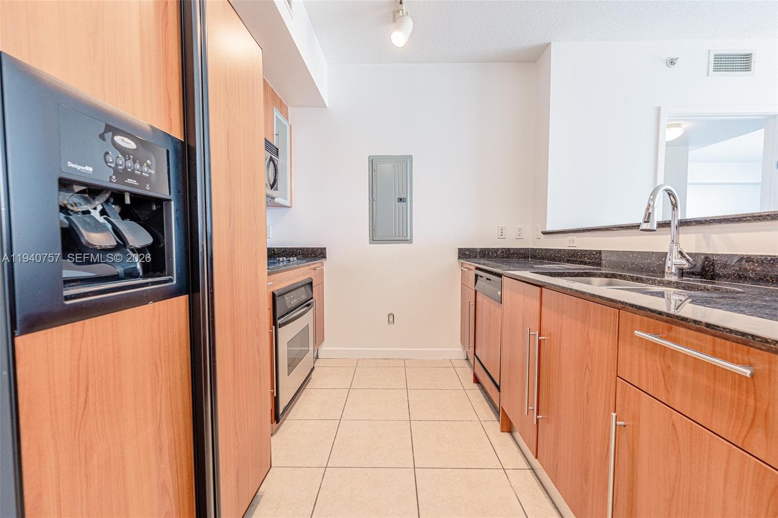 335 S Biscayne Blvd 1108 photo 6