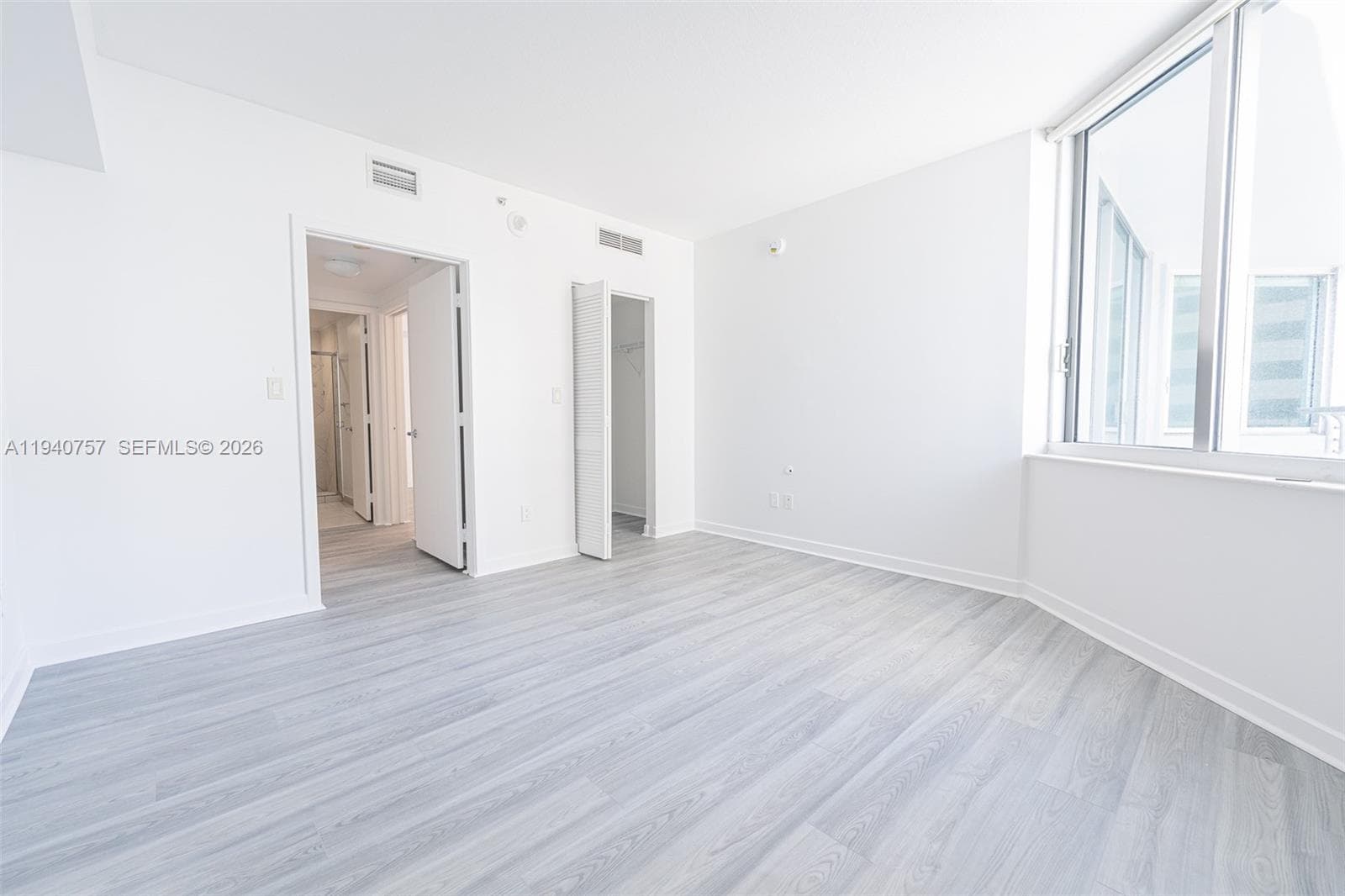 335 S Biscayne Blvd 1108 photo 11