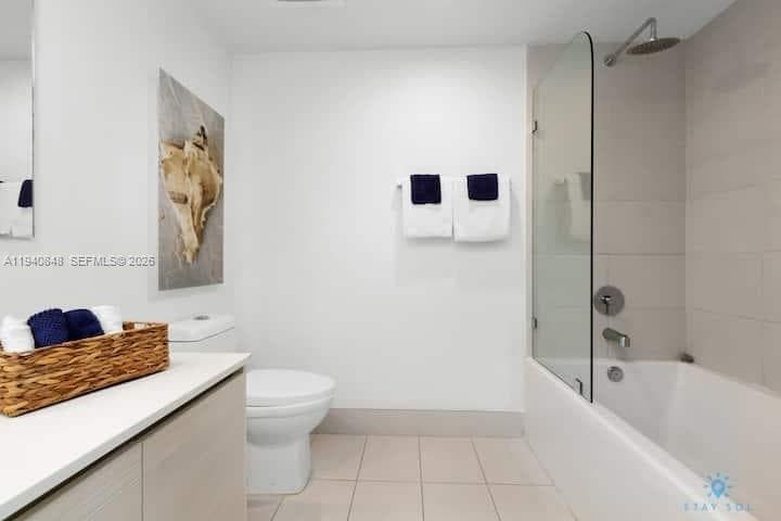 2602 E Hallandale Beach Blvd R2006 photo 16