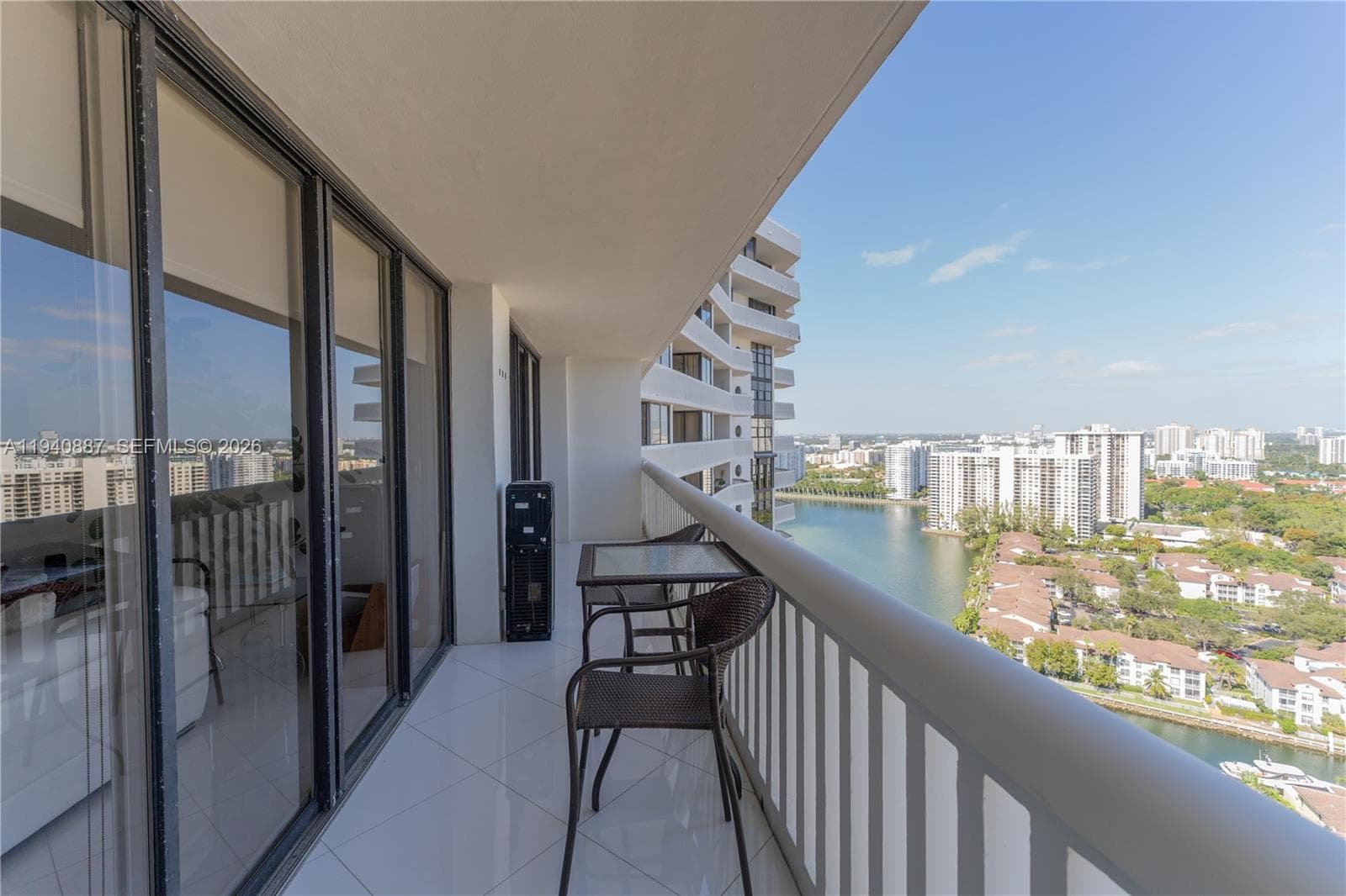1000 W Island Blvd 2806 photo 7