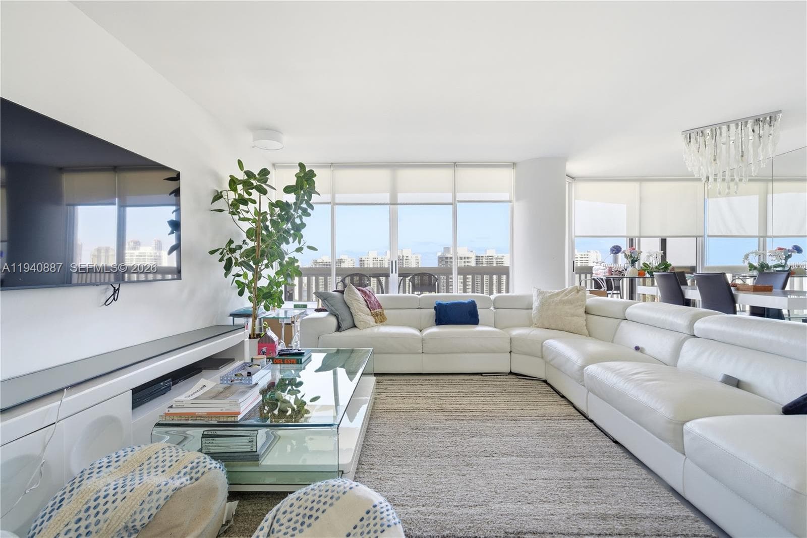 1000 W Island Blvd 2806 photo 1