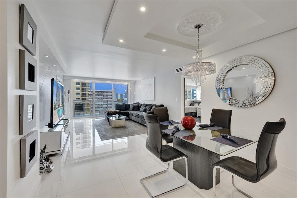 2030 S Ocean Drive 510 photo 1
