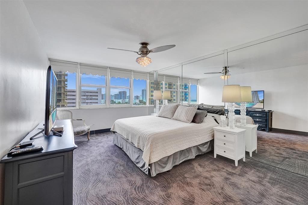 2030 S Ocean Drive 510 photo 25
