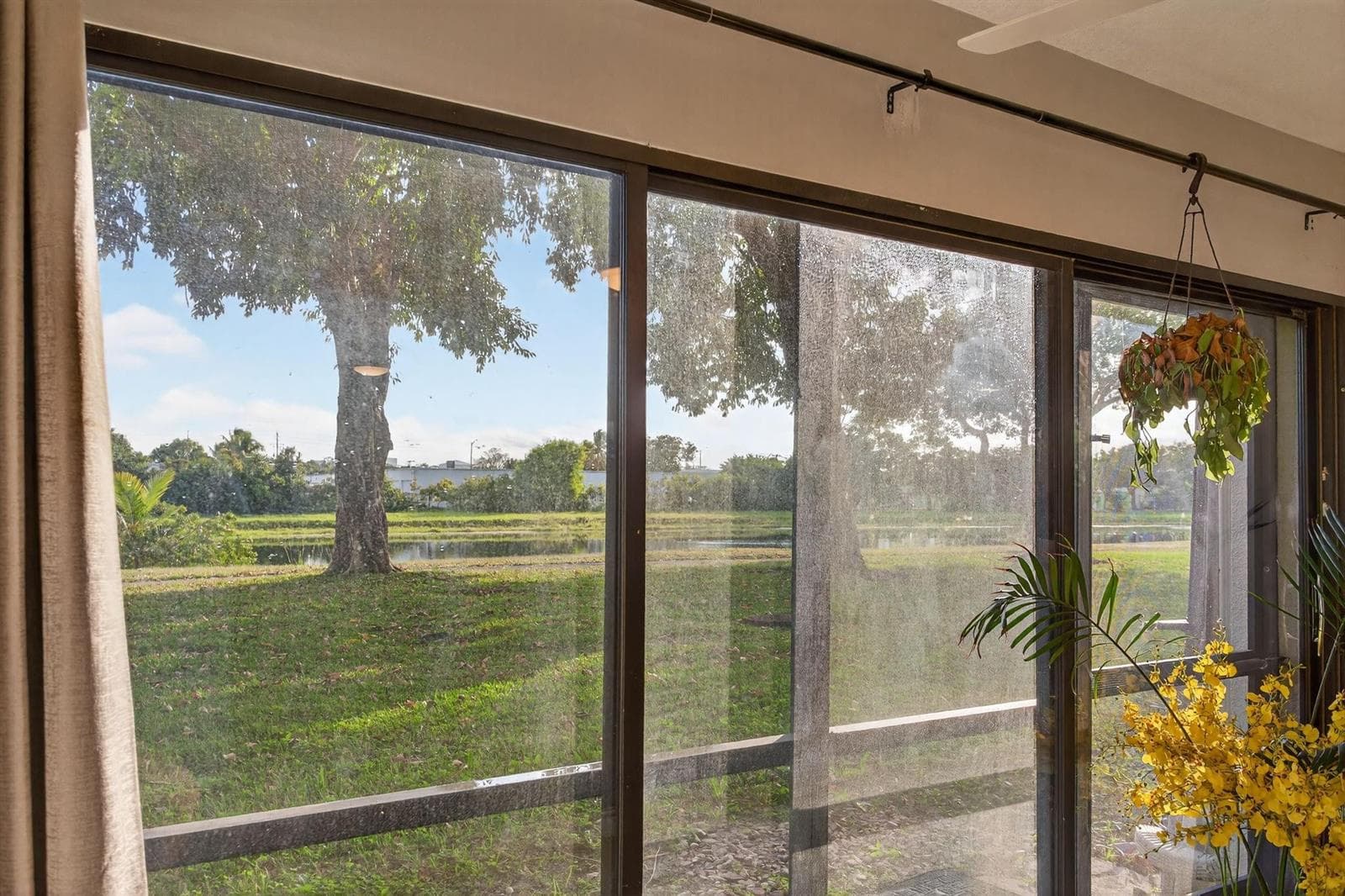 2314 S Cypress Bend Drive 114 photo 24