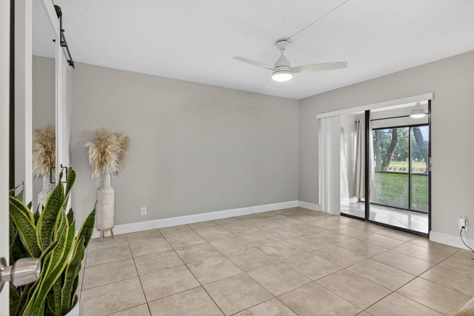 2314 S Cypress Bend Drive 114 photo 19