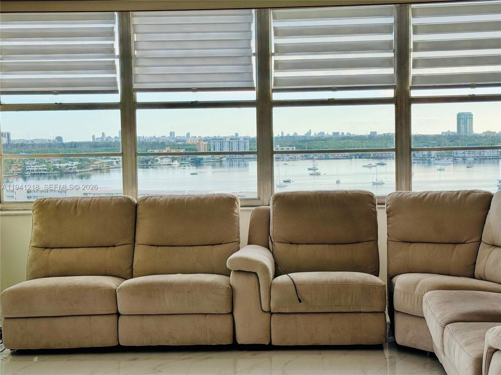 18041 Biscayne Blvd *BOAT SLIP & UNIT* 1605 photo 17