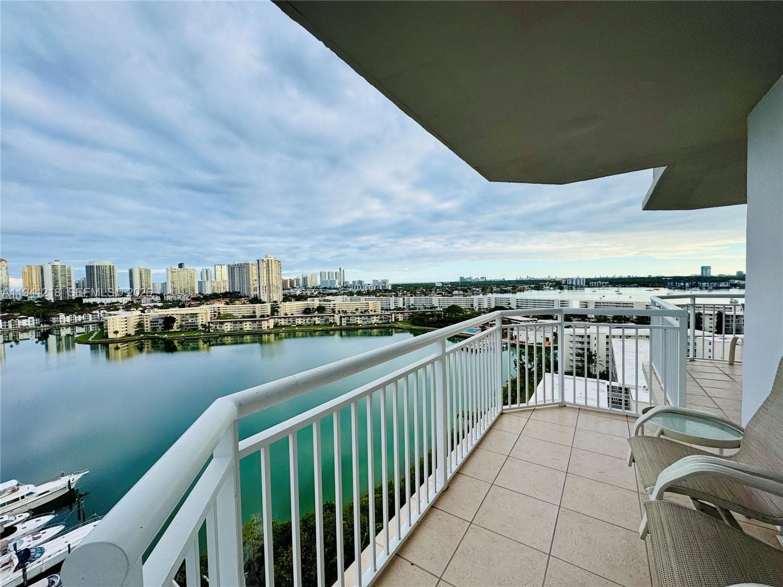 18041 Biscayne Blvd *BOAT SLIP & UNIT* 1605 photo 9