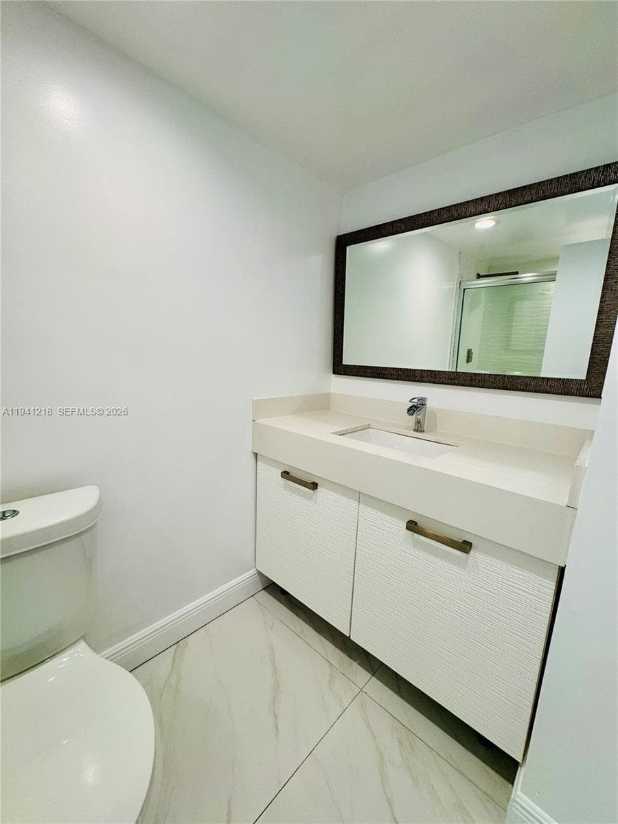 18041 Biscayne Blvd *BOAT SLIP & UNIT* 1605 photo 24