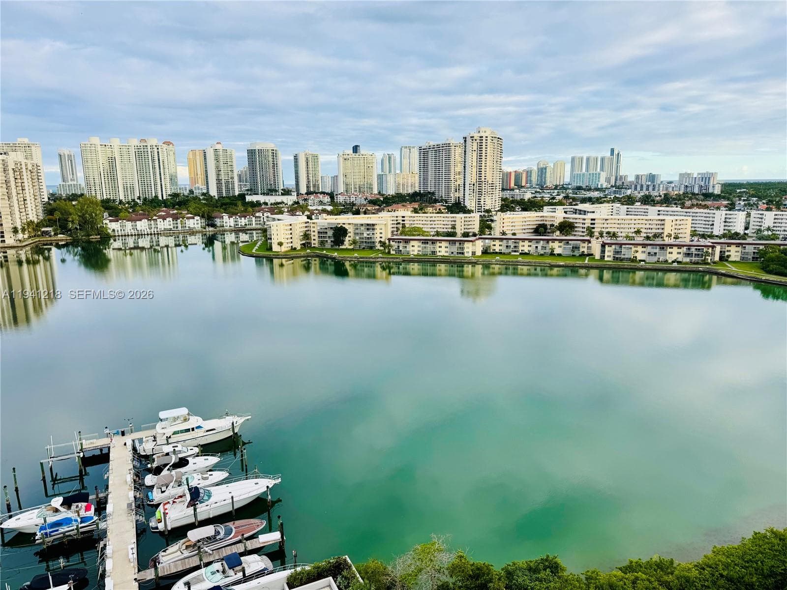 18041 Biscayne Blvd *BOAT SLIP & UNIT* 1605 photo 8