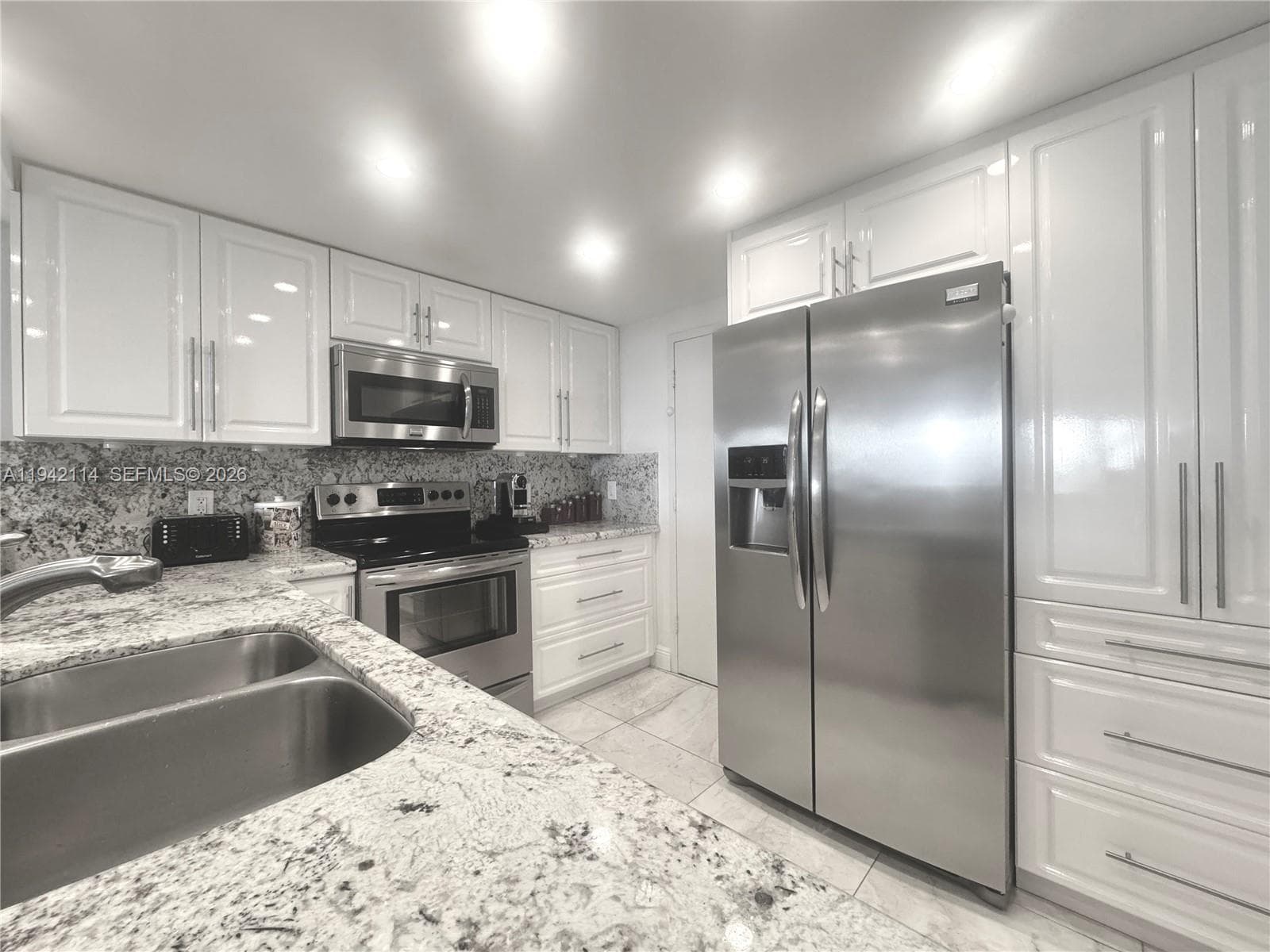 3800 S Ocean Dr 519 photo 4