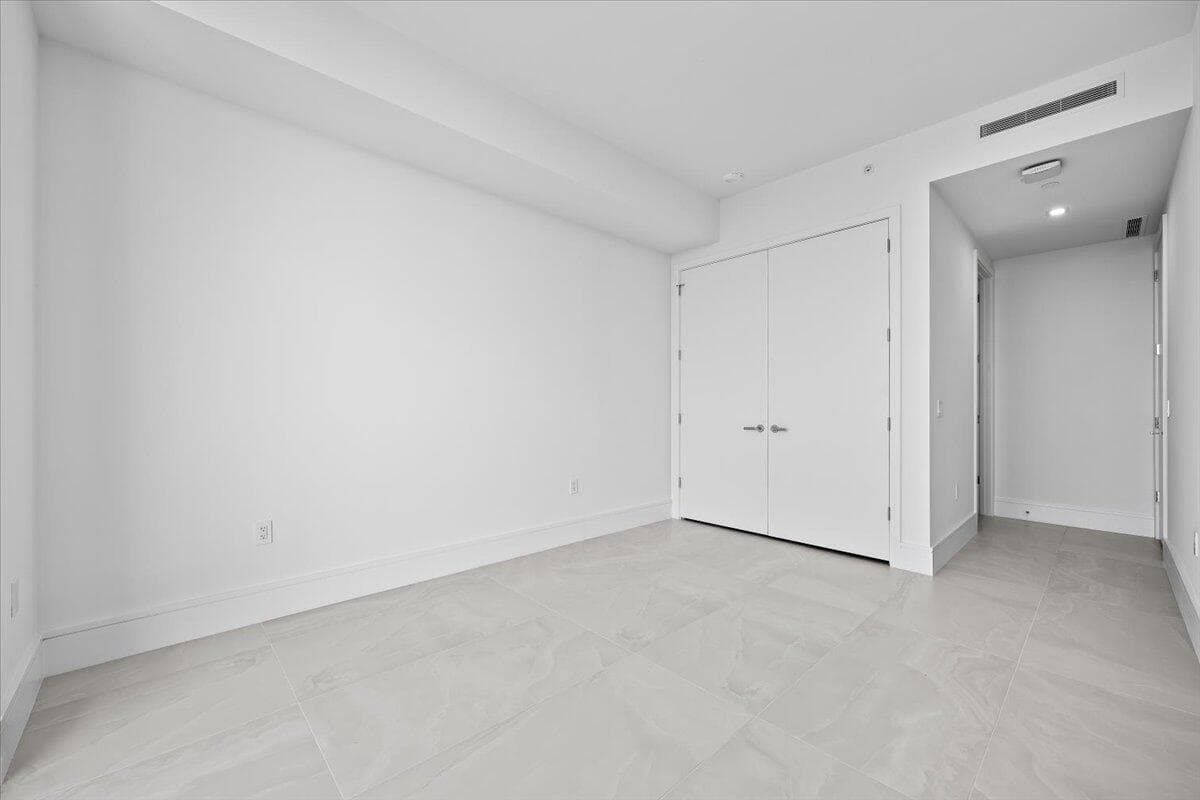 220 Lake Shore Drive 1706 photo 23