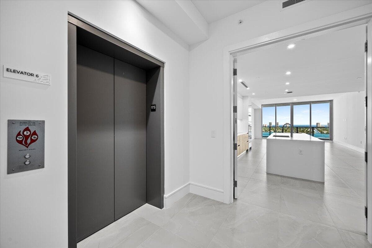 220 Lake Shore Drive 1706 photo 2
