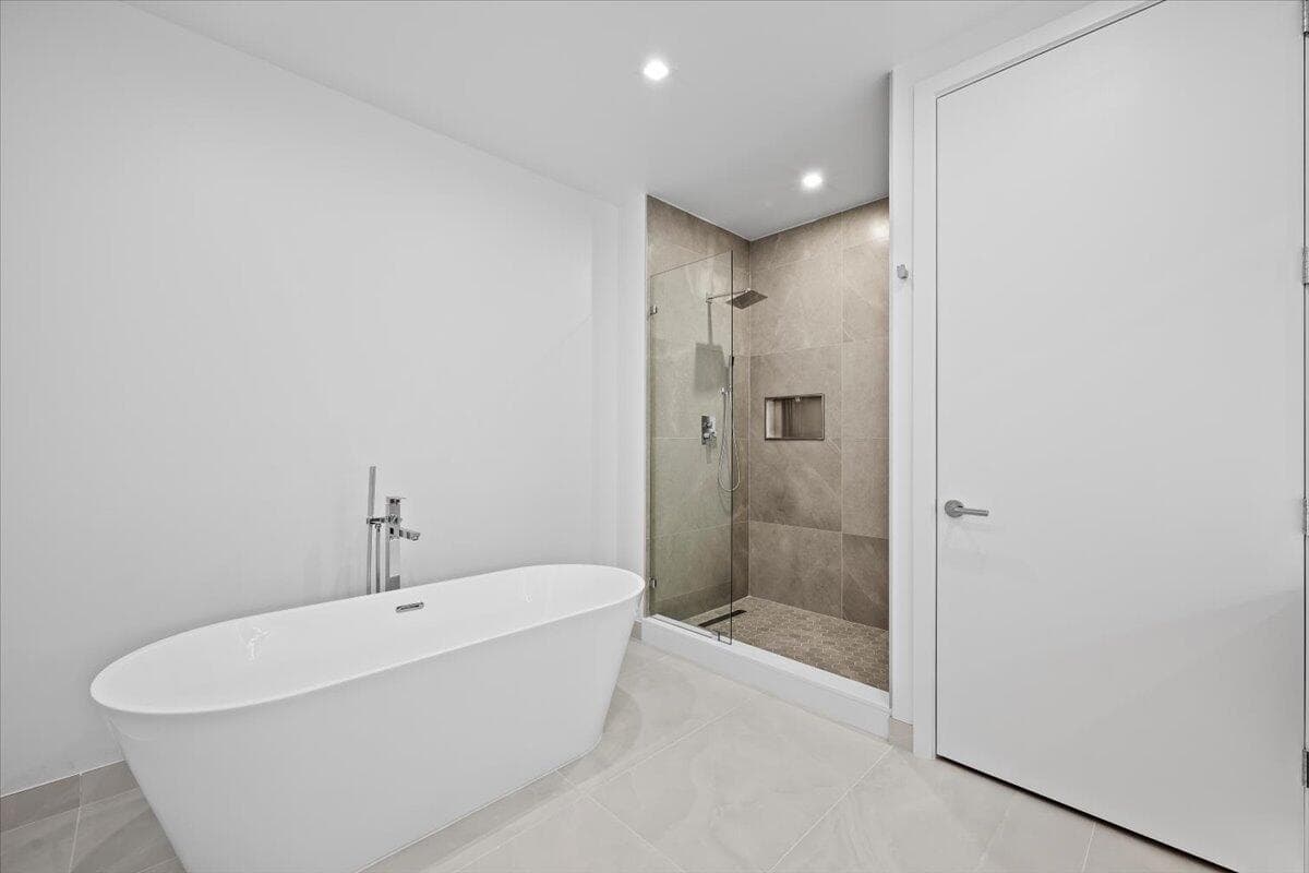 220 Lake Shore Drive 1706 photo 13