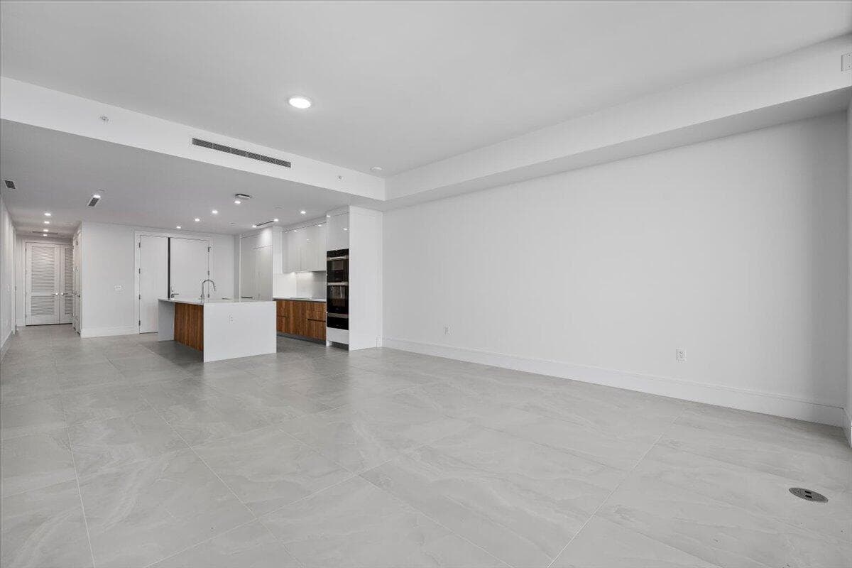 220 Lake Shore Drive 1706 photo 5