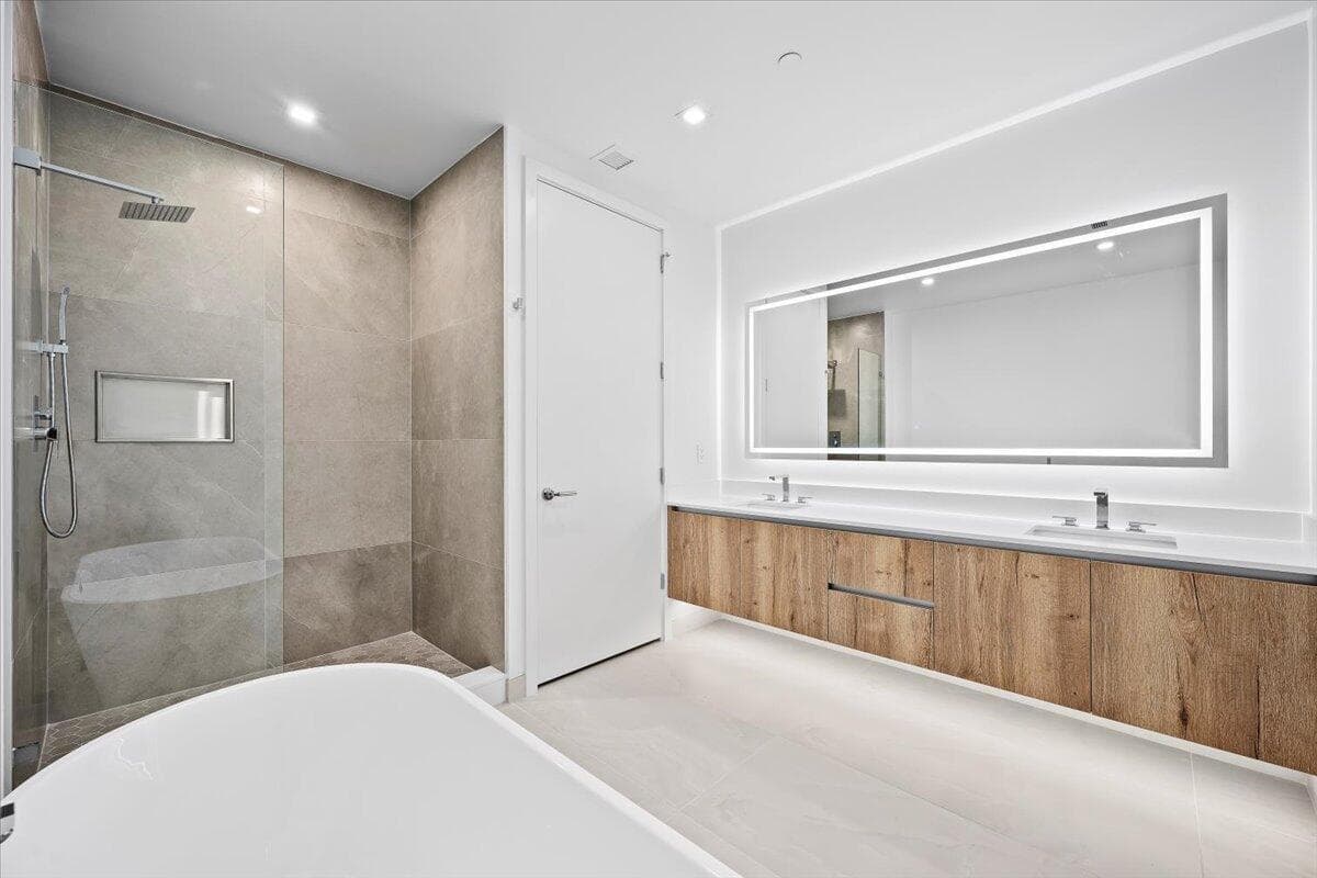 220 Lake Shore Drive 1706 photo 14