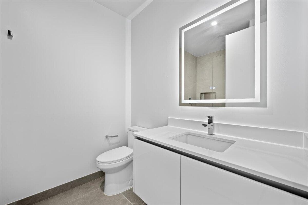 220 Lake Shore Drive 1706 photo 18