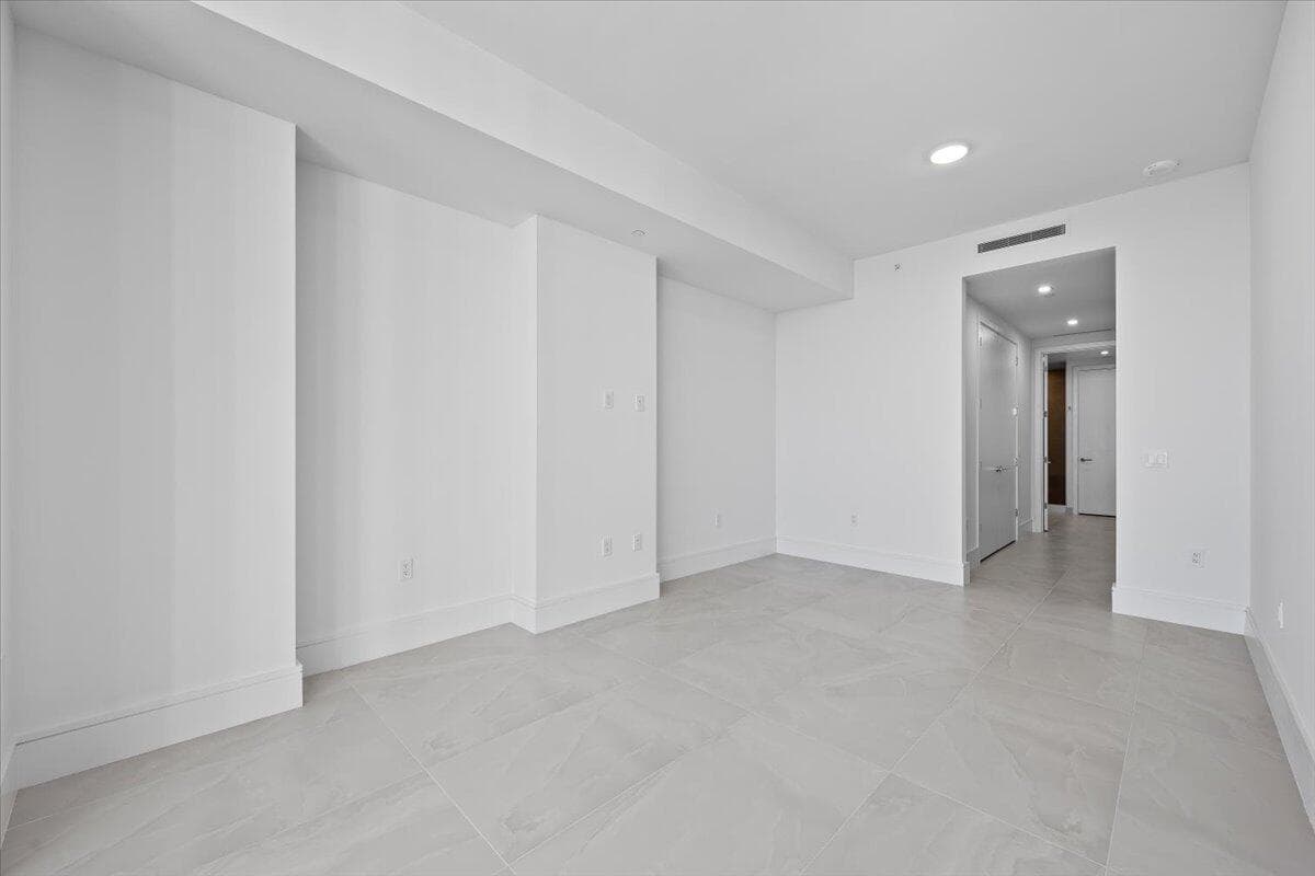 220 Lake Shore Drive 1706 photo 11