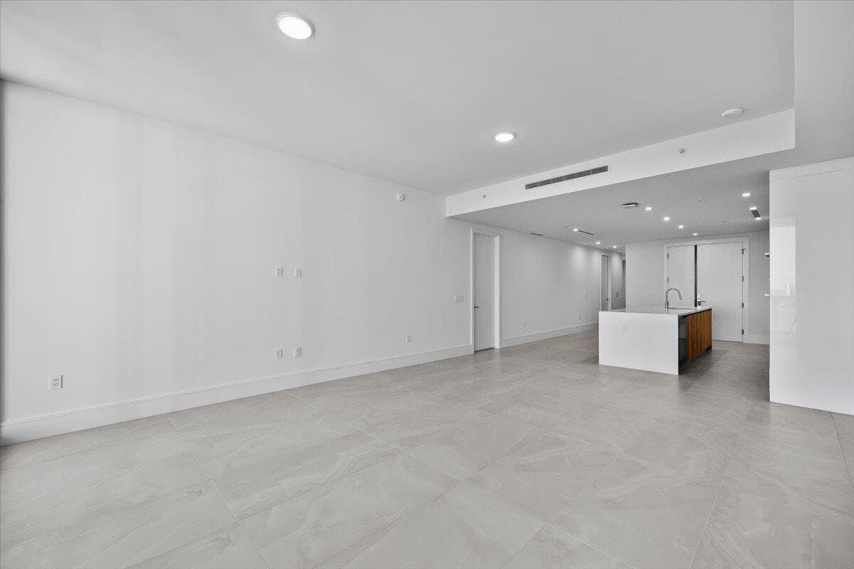 220 Lake Shore Drive 1706 photo 8