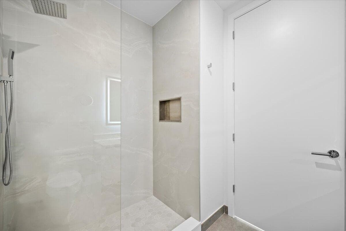 220 Lake Shore Drive 1706 photo 25