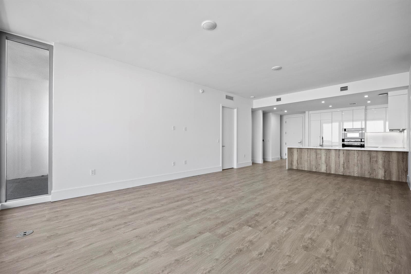 220 Lake Shore Drive 1413 photo 6