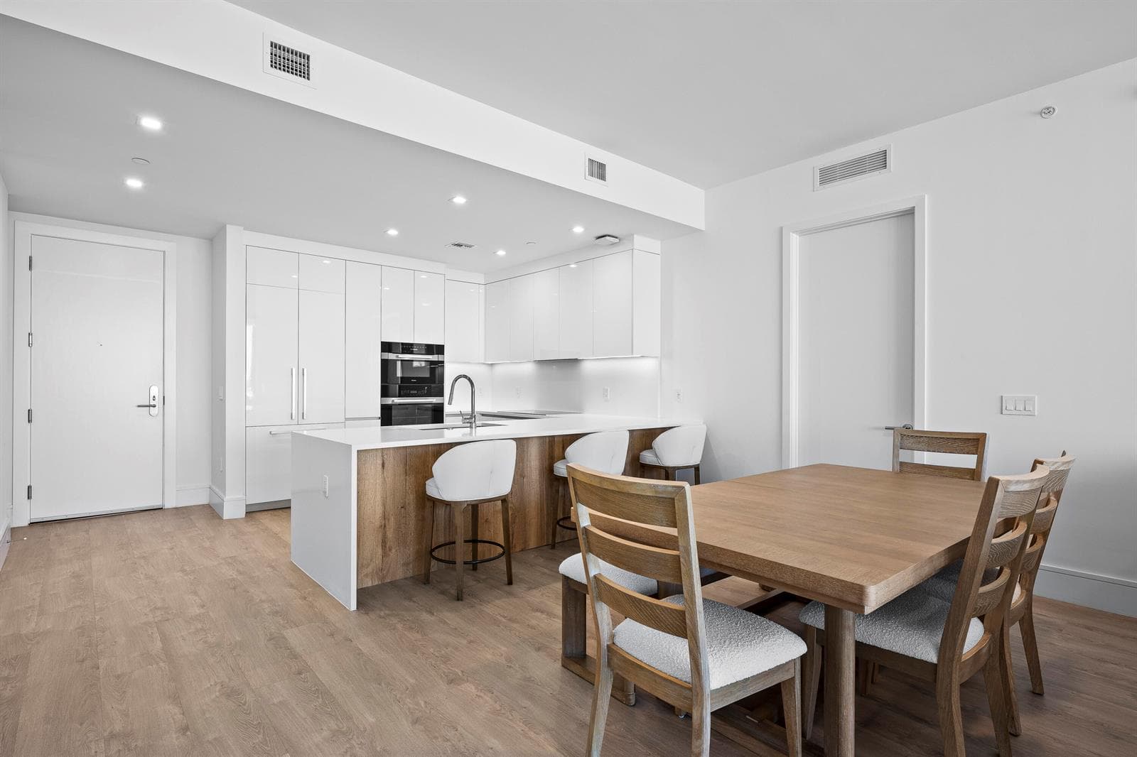220 Lake Shore Drive 1413 photo 8