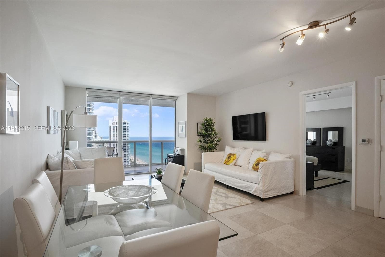 1830 S OCEAN DR 2110 photo 2